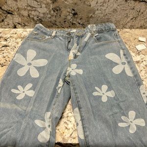 Flower jeans they run baggy and long from shein